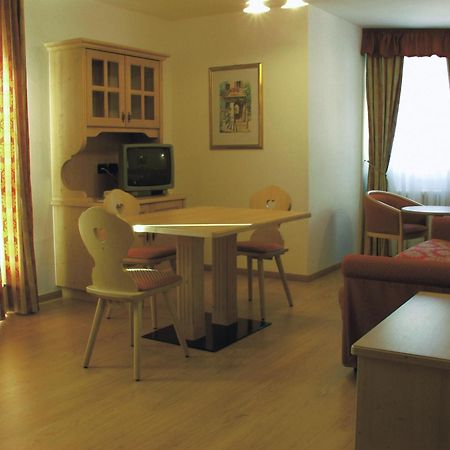 Residence Pez Gajard ซานมาร์ตีโนดีกัสตรอสซา ภายนอก รูปภาพ