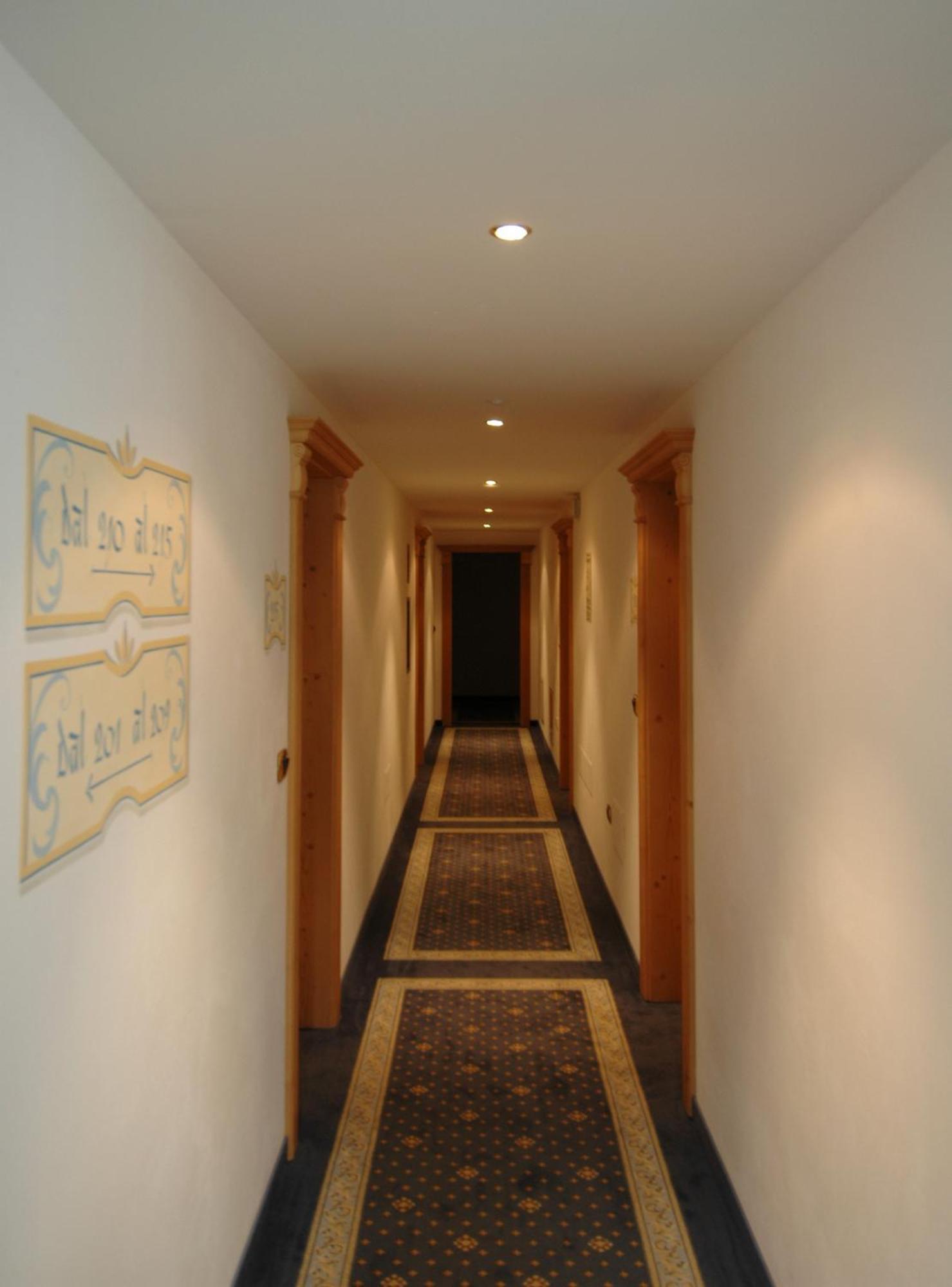 Residence Pez Gajard ซานมาร์ตีโนดีกัสตรอสซา ภายนอก รูปภาพ