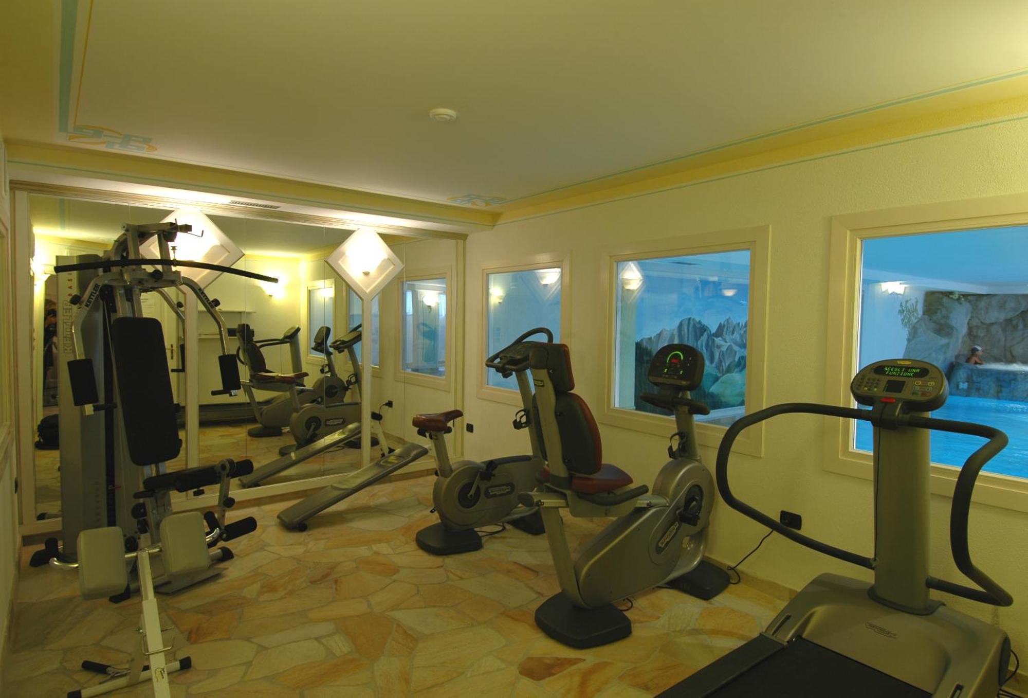 Residence Pez Gajard ซานมาร์ตีโนดีกัสตรอสซา ภายนอก รูปภาพ