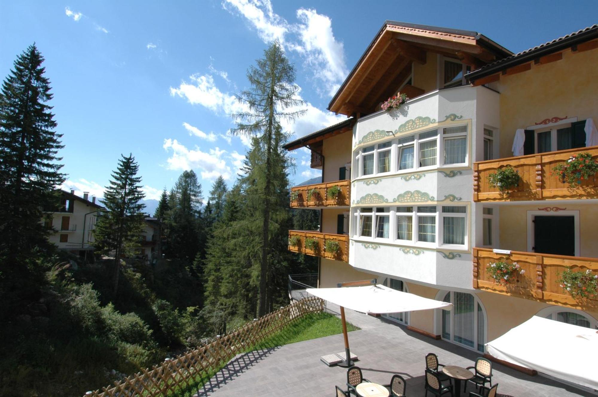 Residence Pez Gajard ซานมาร์ตีโนดีกัสตรอสซา ภายนอก รูปภาพ