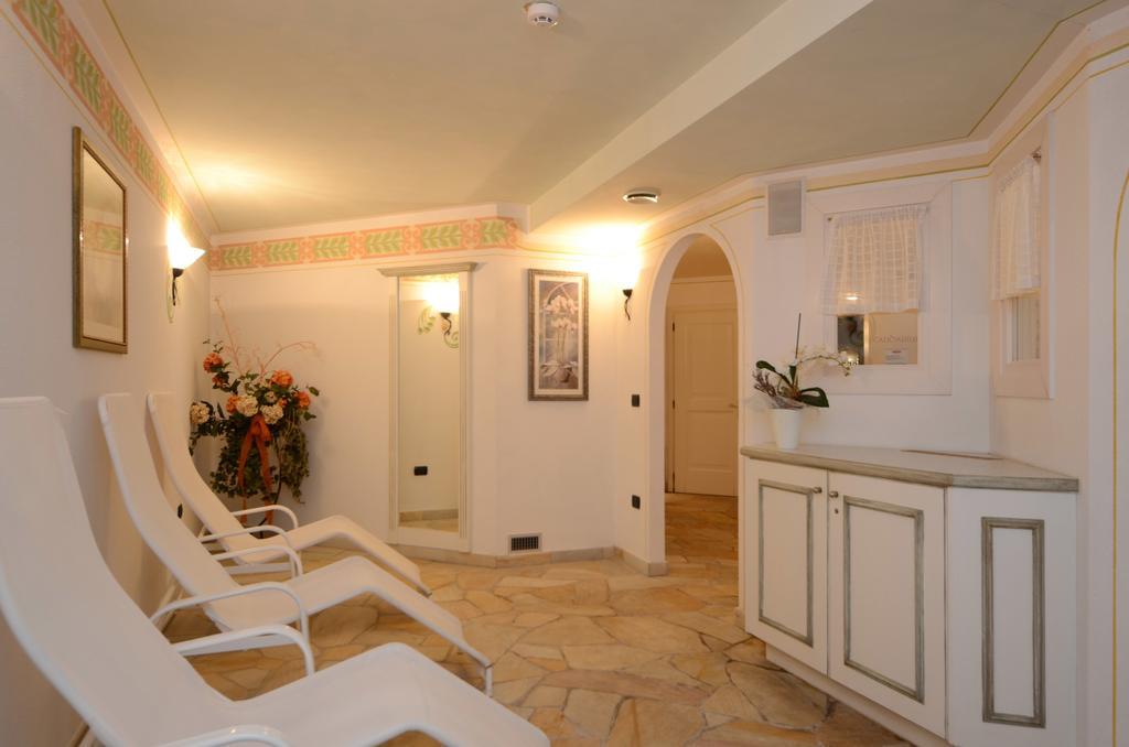 Residence Pez Gajard ซานมาร์ตีโนดีกัสตรอสซา ภายนอก รูปภาพ